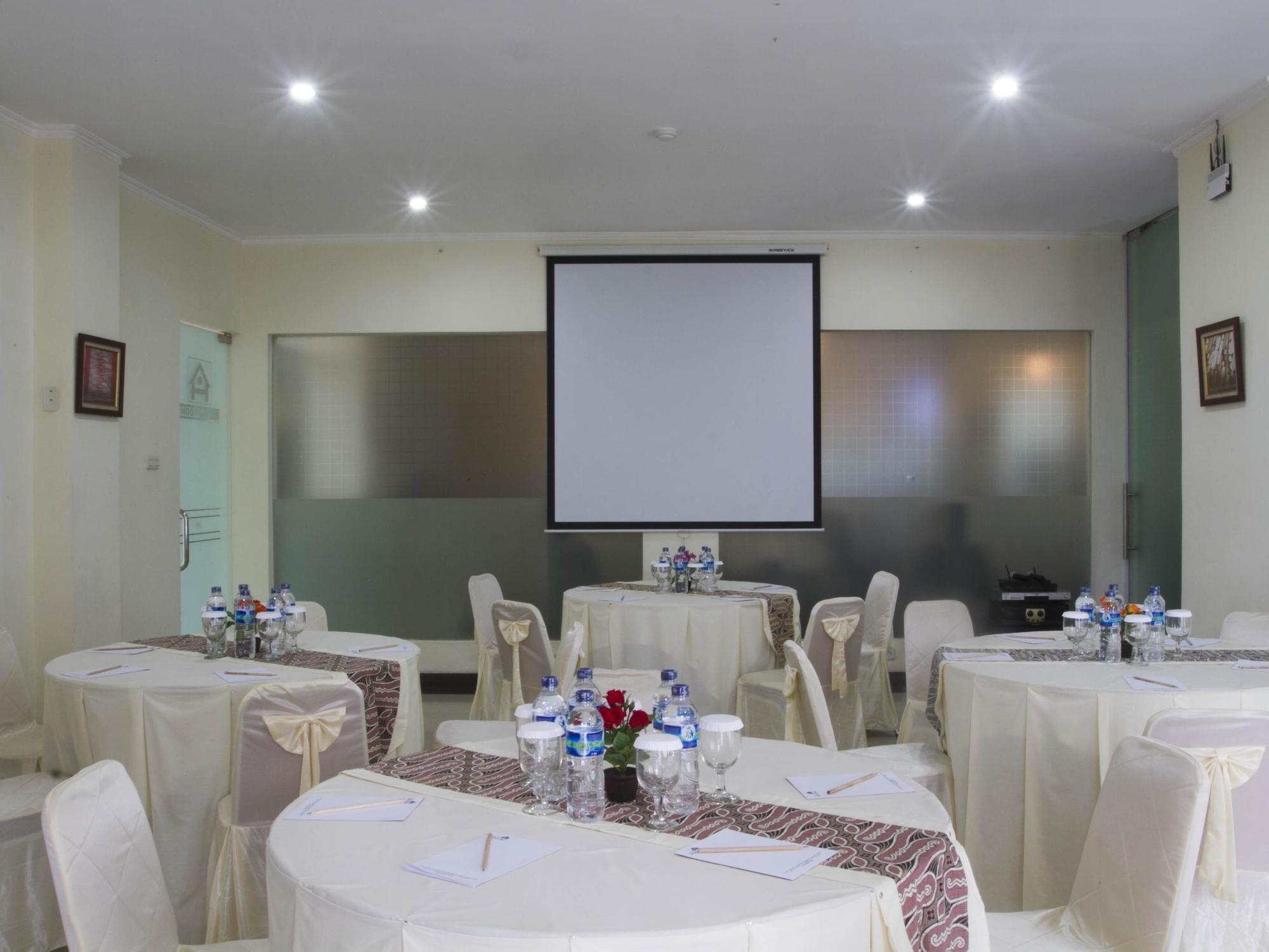 Hotel House Of Arsonia Tulip Yakarta Exterior foto